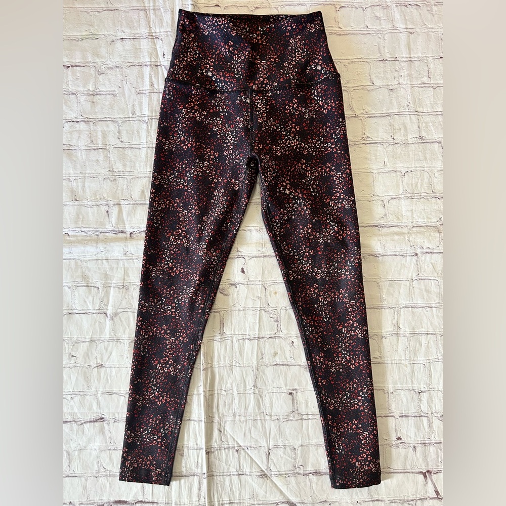 Beyond Yoga Space Dye Softmark Printed MIDI Legging Ditsy Leopard 7/8 Size Small - Picture 3 of 8